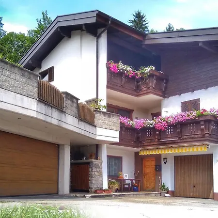 Апартаменты Haus Flora Am Kaiser *